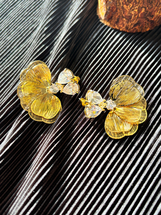 Golden Hearts Pearl Drop