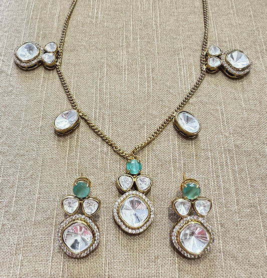 Emerald Pokli Chain Set with Earrings